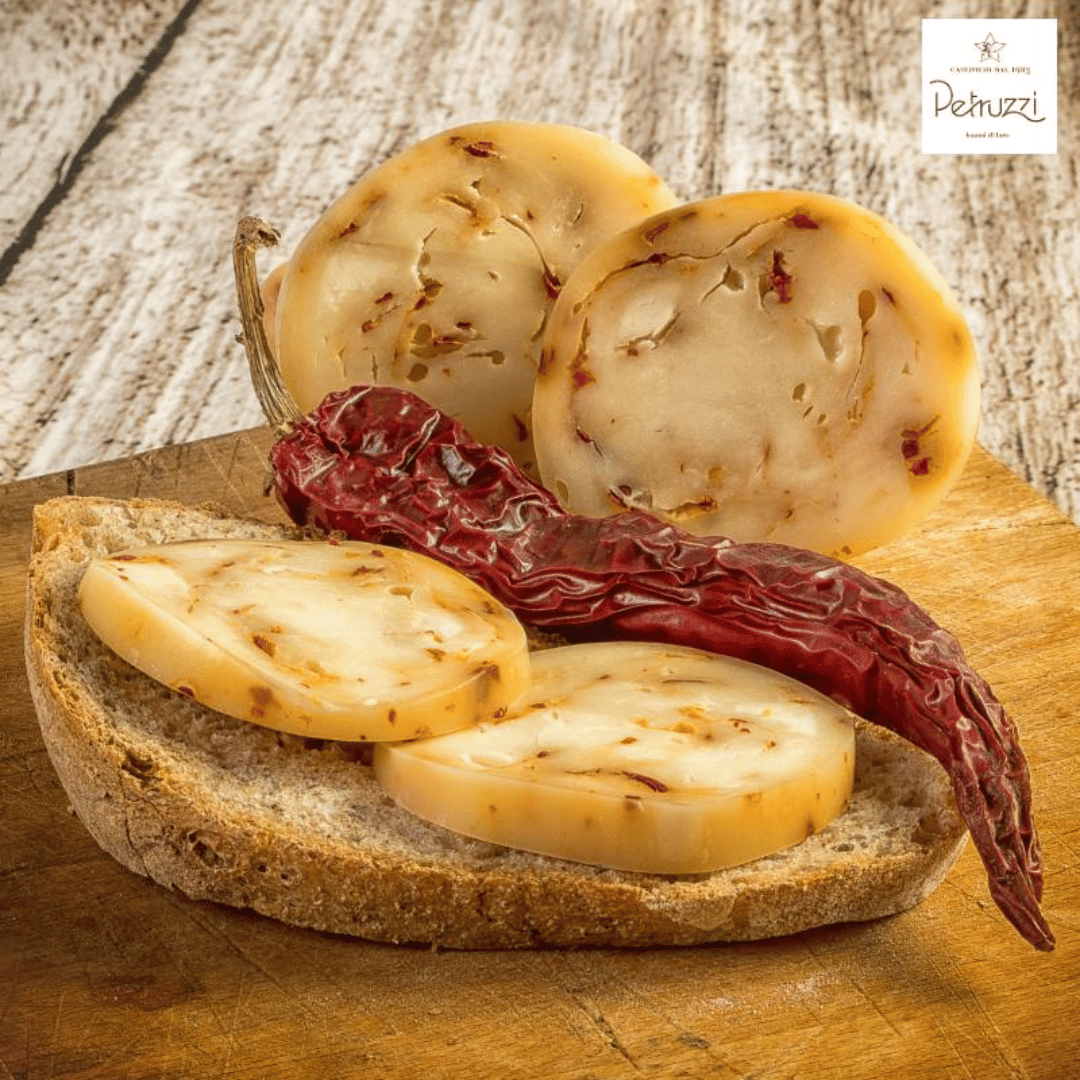 Scamorza ai Peperoni Cruschi di Senise IGP Petruzzi 300g
