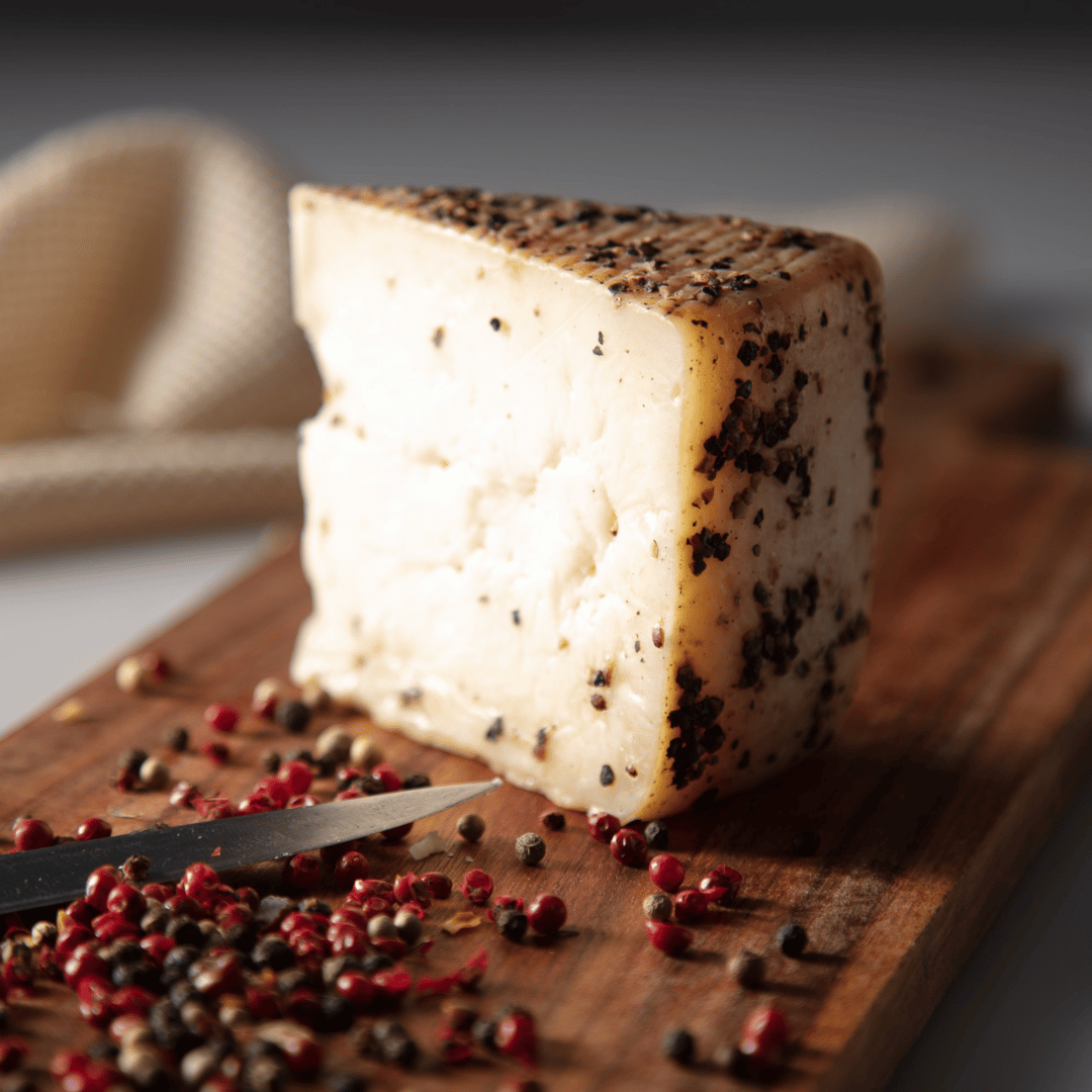 Formaggio di Bufala "Pirano" affinato al Pepe Nero 200/250g